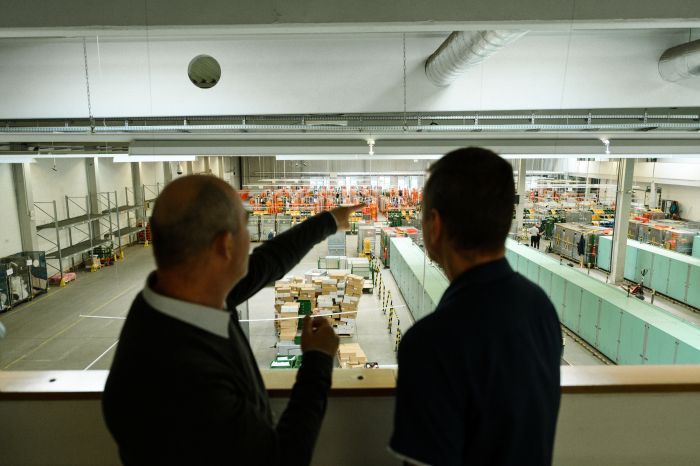 A képen az Országos Logisztikai Központvezetői láthatóak a nyilt napon