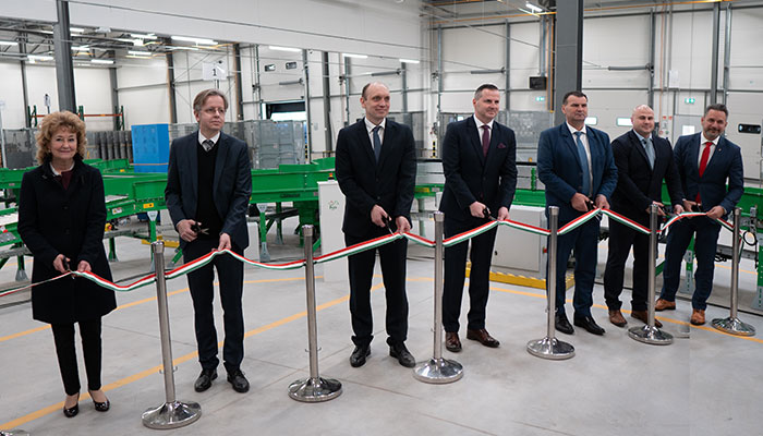 Csomaglogisztikai üzem ünnepélyes átadása