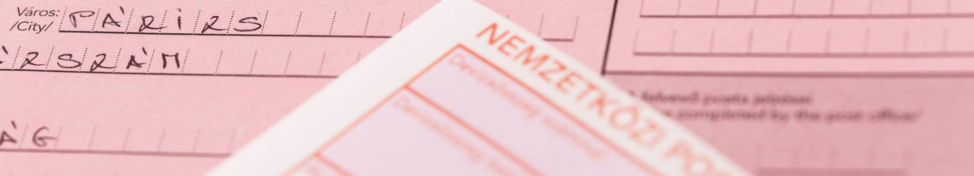 A képen egy nemzetközi postautalvány címke látható.