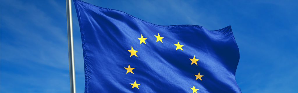 A képen egy uniós zászló látható.