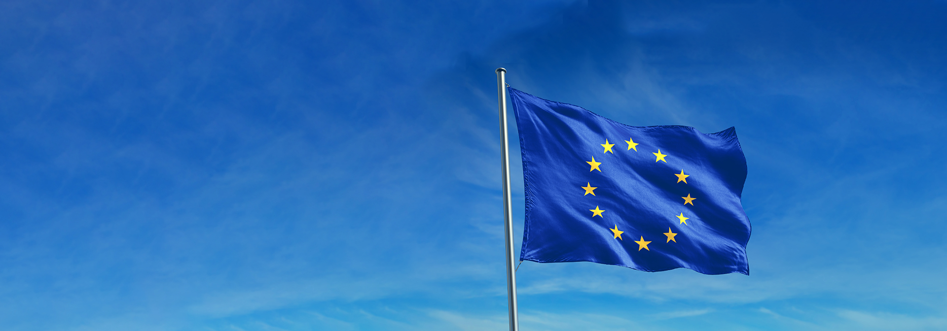 A képen egy uniós zászló látható.